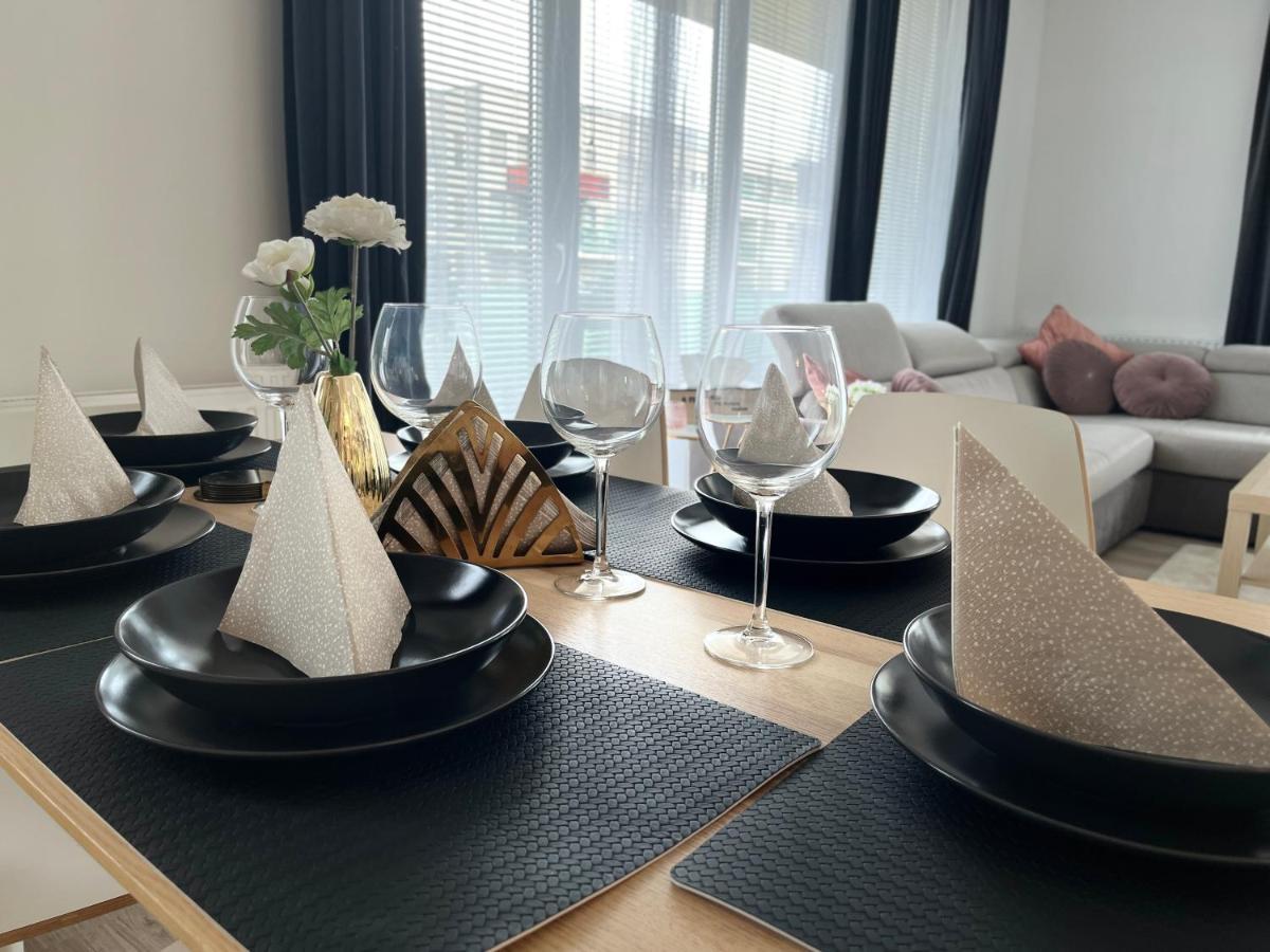 Diamond Apartments - 3 Bedroom, Luxurious Apartment In The Heart Of The City Budapest Esterno foto