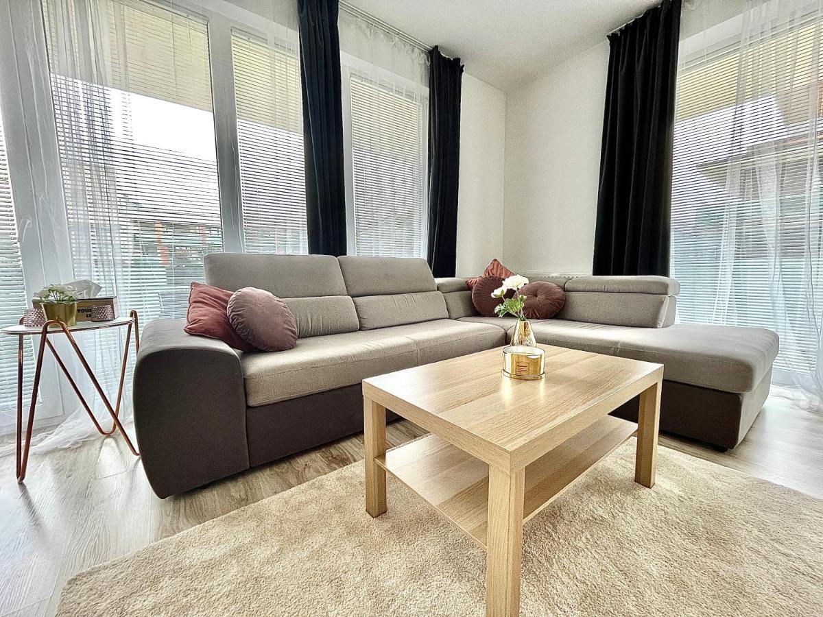 Diamond Apartments - 3 Bedroom, Luxurious Apartment In The Heart Of The City Budapest Esterno foto