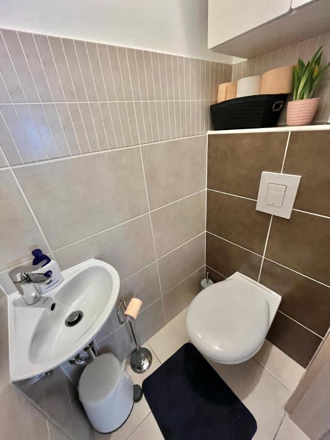 Diamond Apartments - 3 Bedroom, Luxurious Apartment In The Heart Of The City Budapest Esterno foto