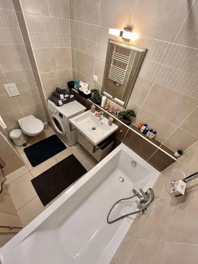 Diamond Apartments - 3 Bedroom, Luxurious Apartment In The Heart Of The City Budapest Esterno foto
