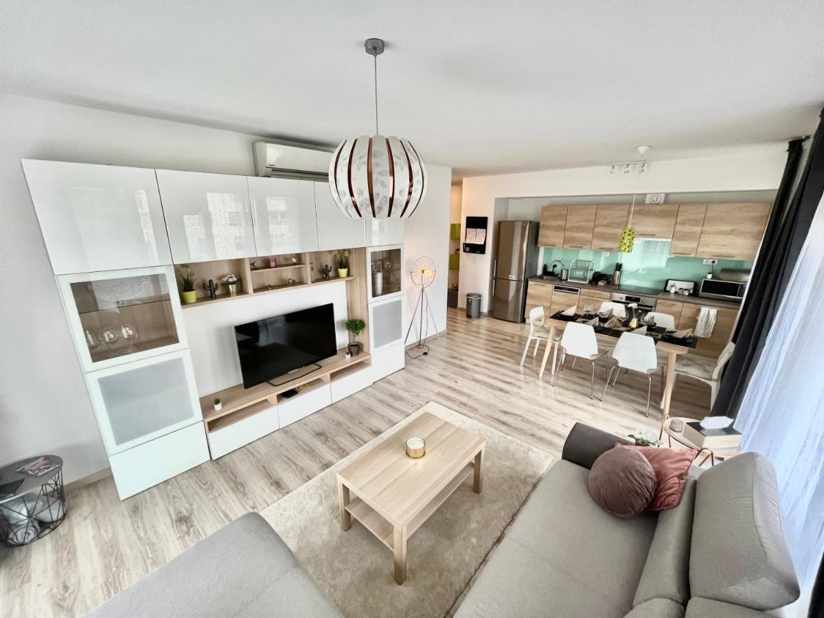 Diamond Apartments - 3 Bedroom, Luxurious Apartment In The Heart Of The City Budapest Esterno foto